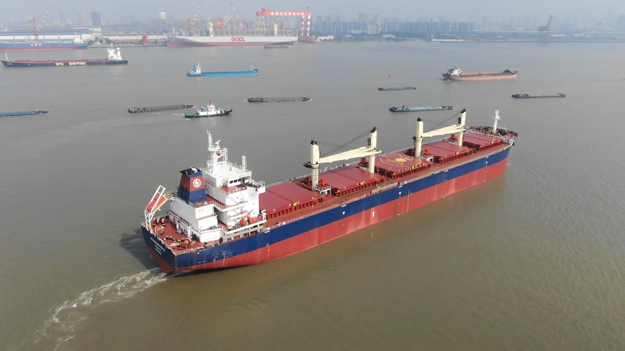 M/V KIRAN BOSPHORUS at sea